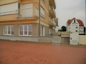Trianon B